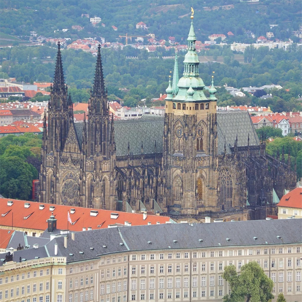 TOUR TO DISCOVER 5 UNIQUE EXPERIENCES IN PRAGUE – THE VIBRANT HEART OF THE CZECH REPUBLIC
