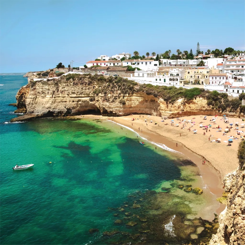 Algarve, located in southern Portugal between Lagos and Faro