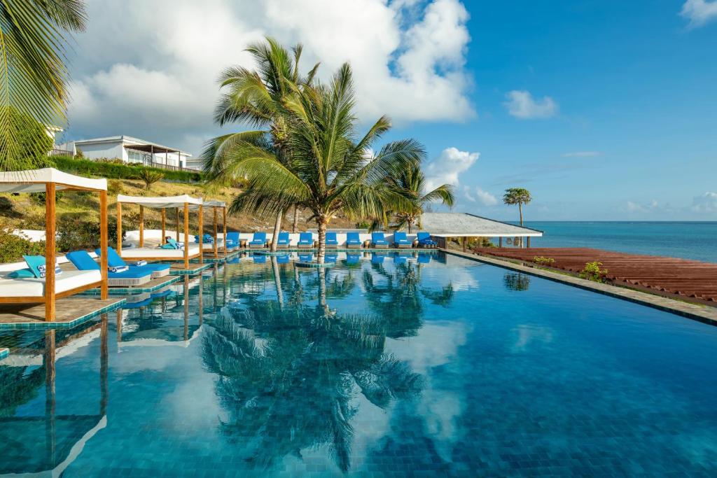 EXPLORE THE GRANDEUR OF ZANZIBAR'S PRISTINE BEACHES