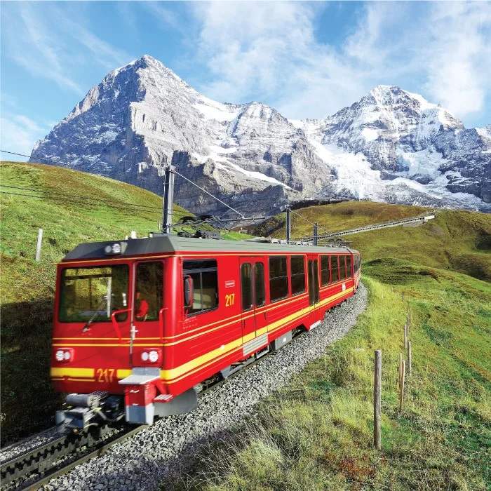 JOURNEY TO THE TOP OF EUROPE - DISCOVER JUNGFRAUJOCH'S STUNNING VIEWS
