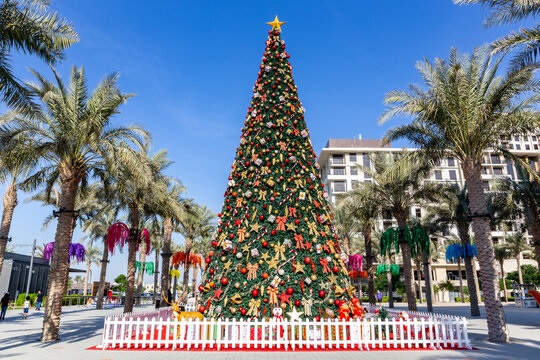 EXPERIENCE CAPTIVATING CHRISTMAS IN DUBAI